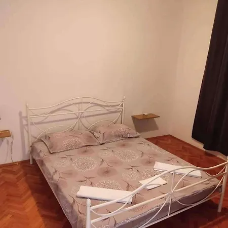 Appartement With Parking Space - 23016 *